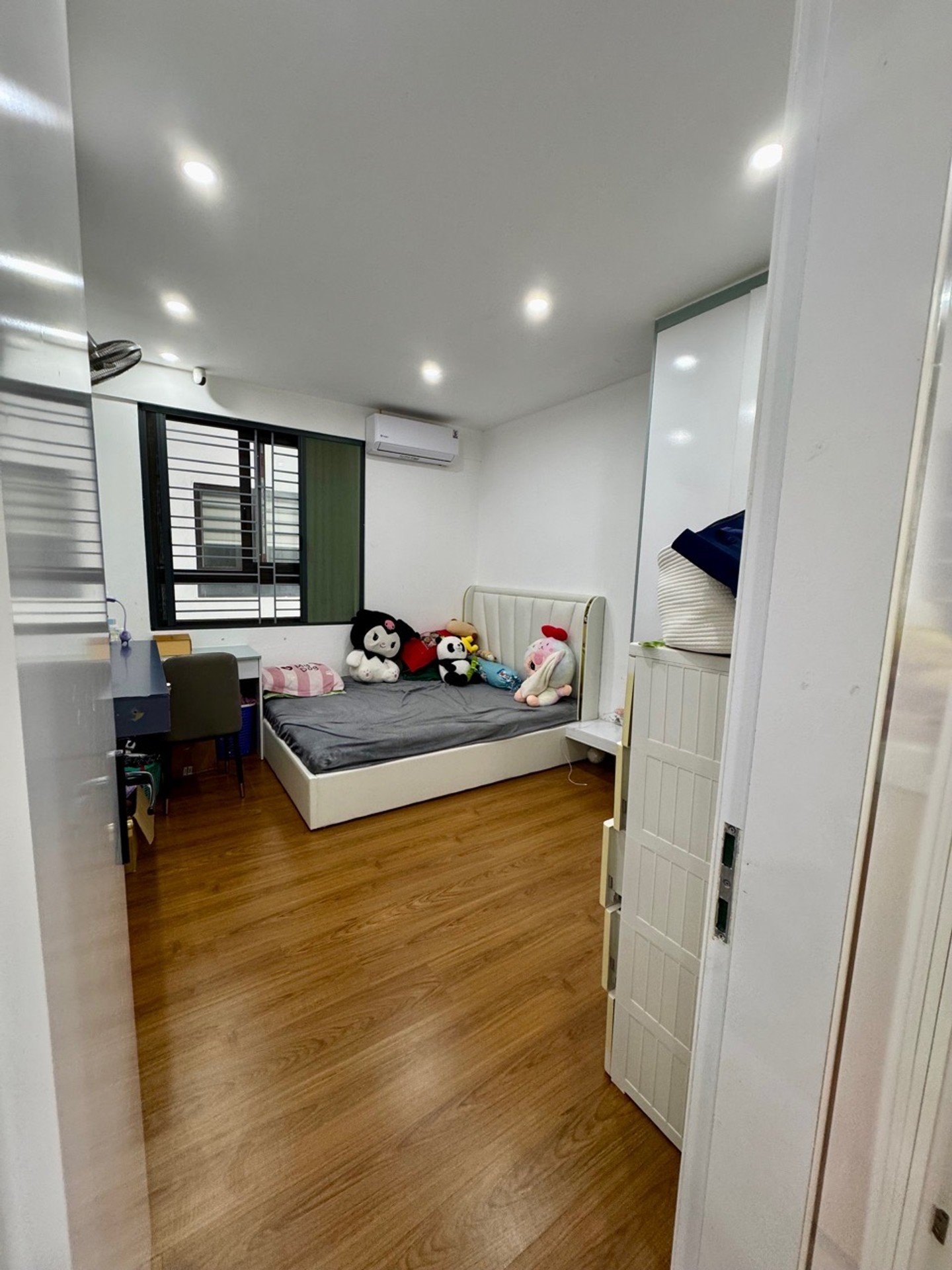 Bán nhà Định Công - diện tích 122m2 8 tầng - Lô góc - giá 8,4 tỷ
