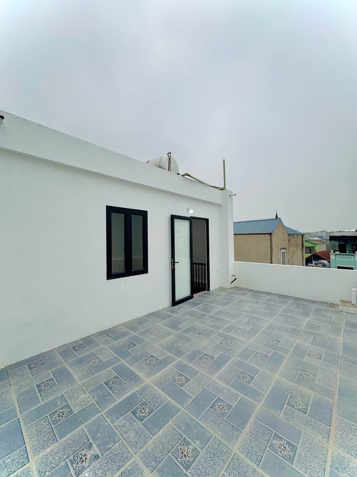 Bán nhà Bạch Đằng - diện tích 34m2 5 tầng - ô tô dừng đỗ - giá 9,5 tỷ