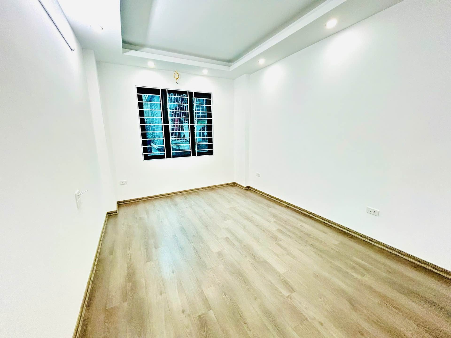 Bán nhà Trương Định - diện tích 28m2 5 tầng - Nhà đẹp hiếm có - giá 7,55 tỷ