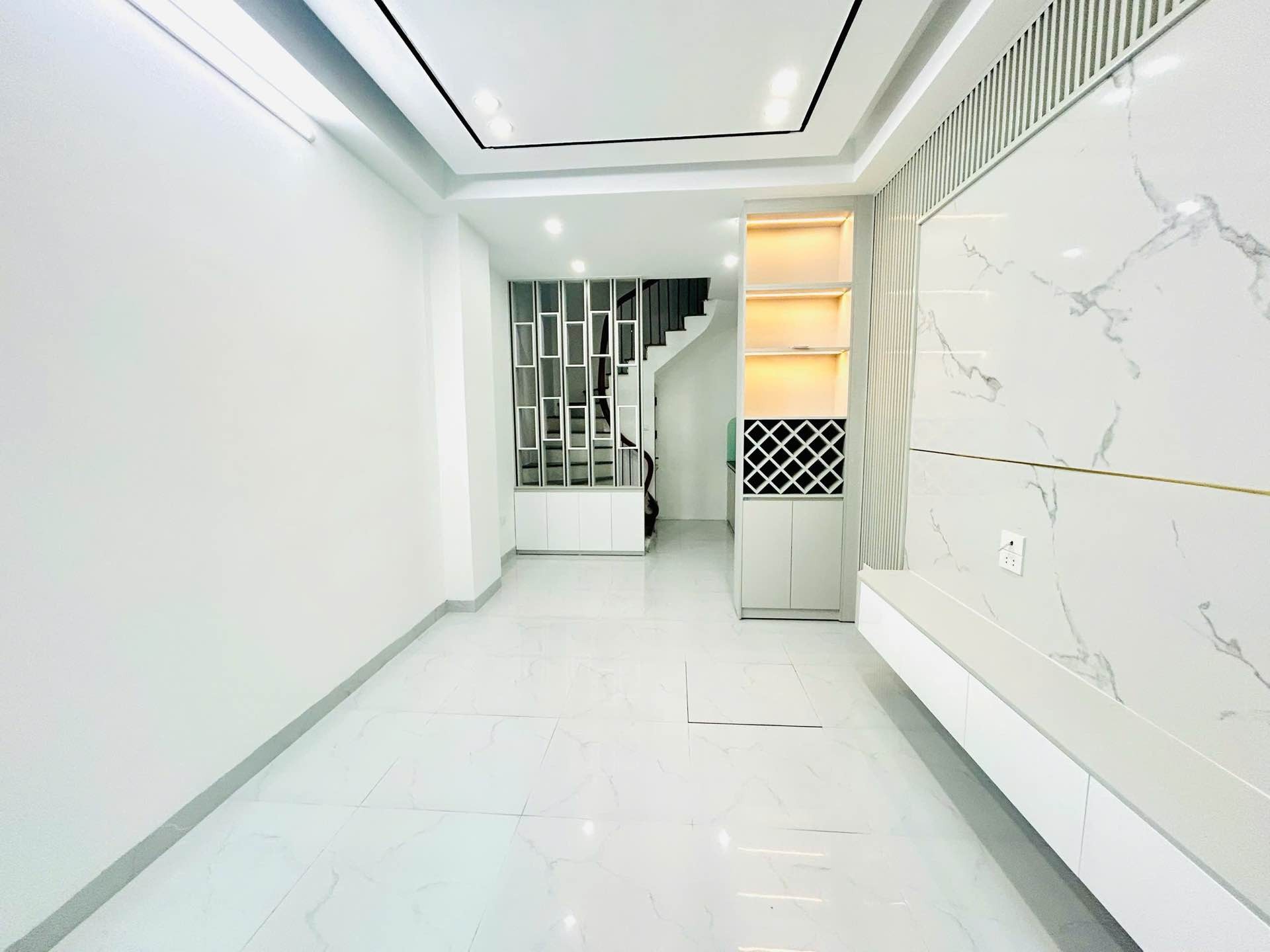 Bán nhà Trương Định - diện tích 28m2 5 tầng - Nhà đẹp hiếm có - giá 7,55 tỷ