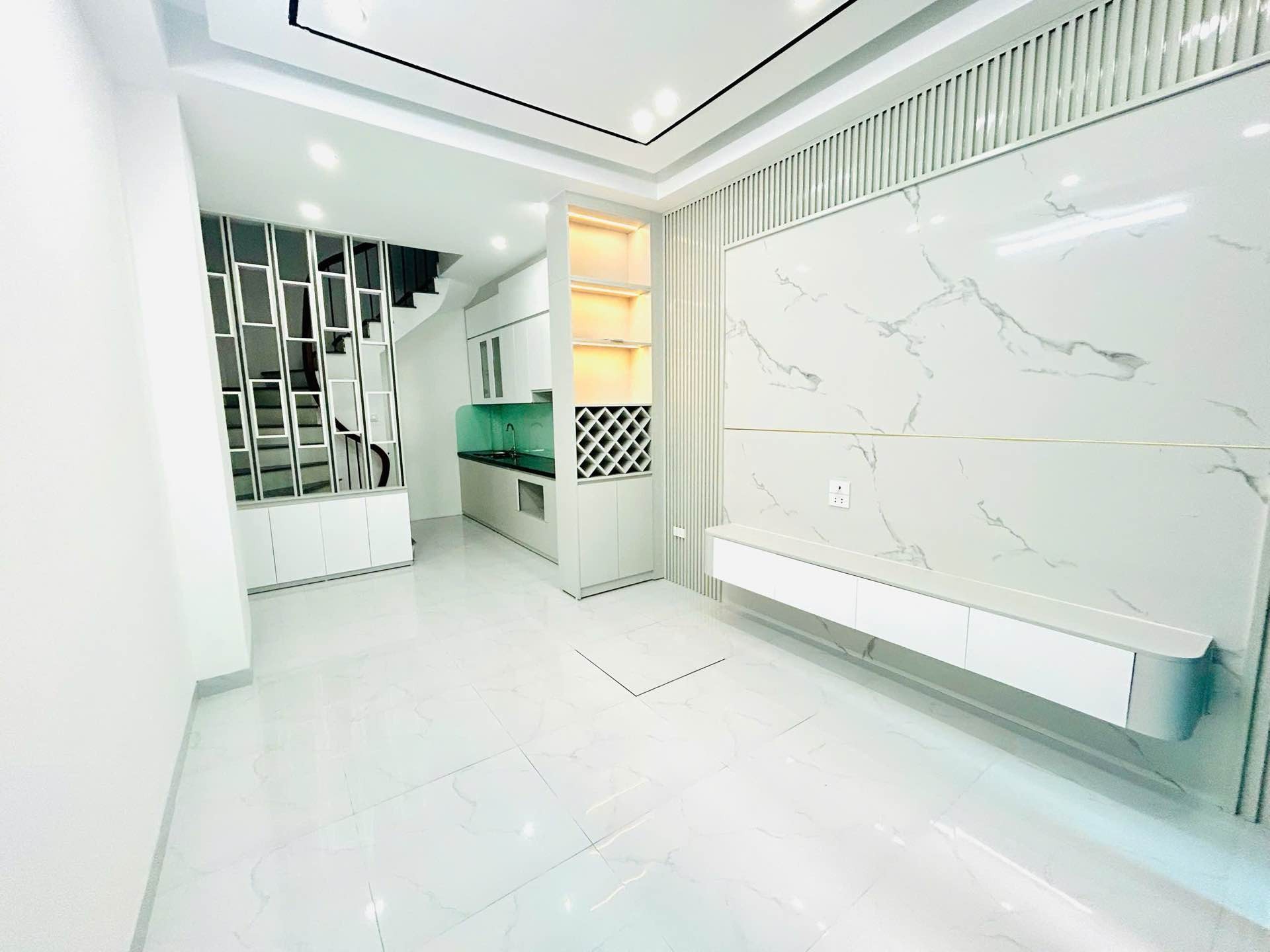 Bán nhà Trương Định - diện tích 28m2 5 tầng - Nhà đẹp hiếm có - giá 7,55 tỷ