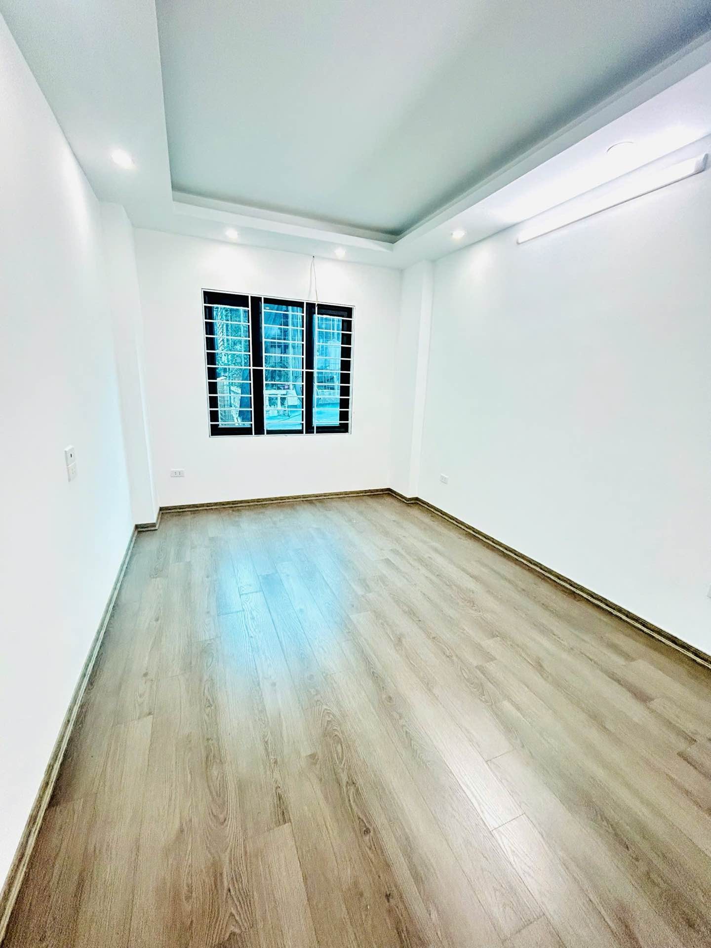 Bán nhà Trương Định - diện tích 28m2 5 tầng - Nhà đẹp hiếm có - giá 7,55 tỷ