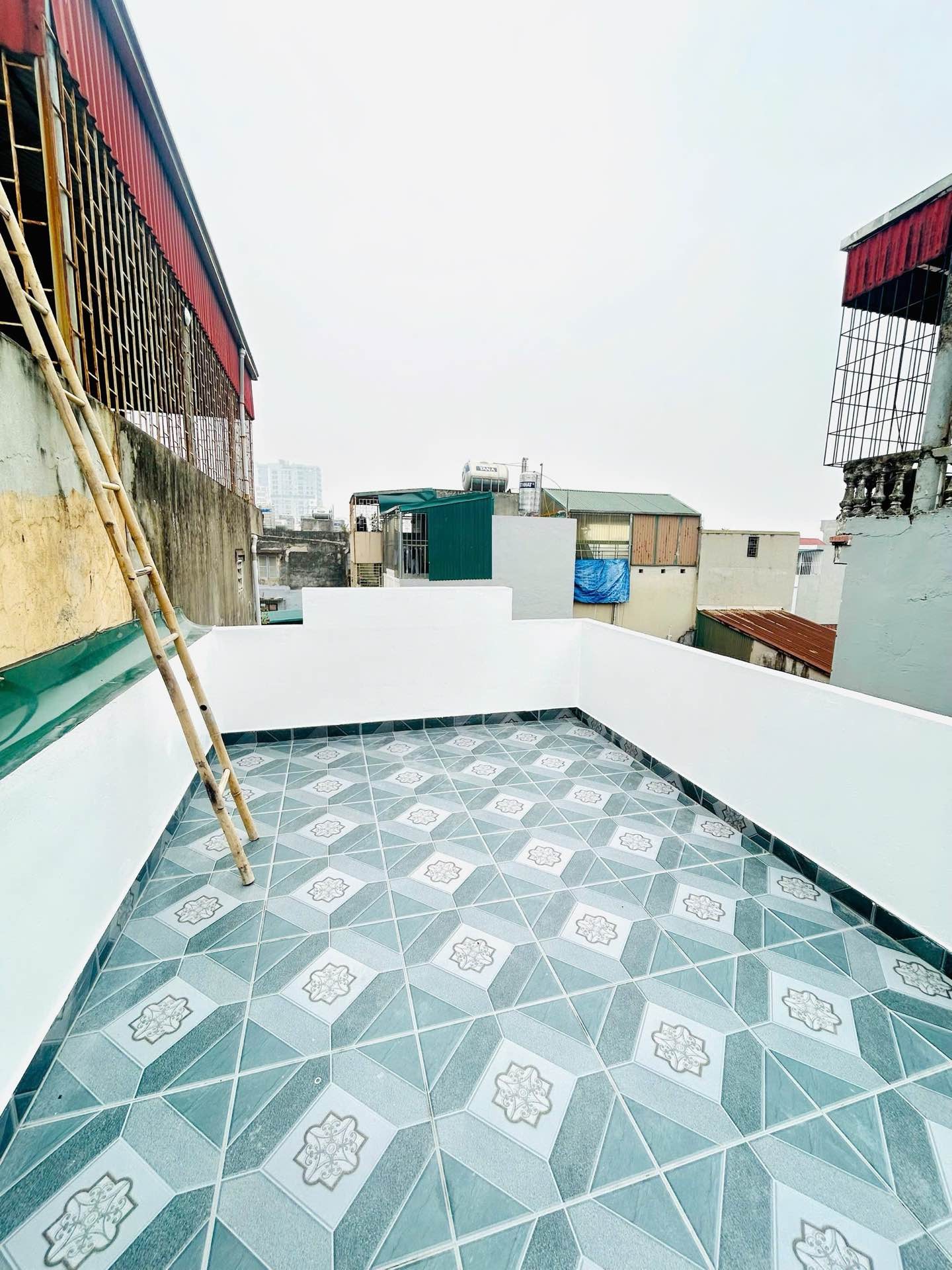 Bán nhà Trương Định - diện tích 28m2 5 tầng - Nhà đẹp hiếm có - giá 7,55 tỷ