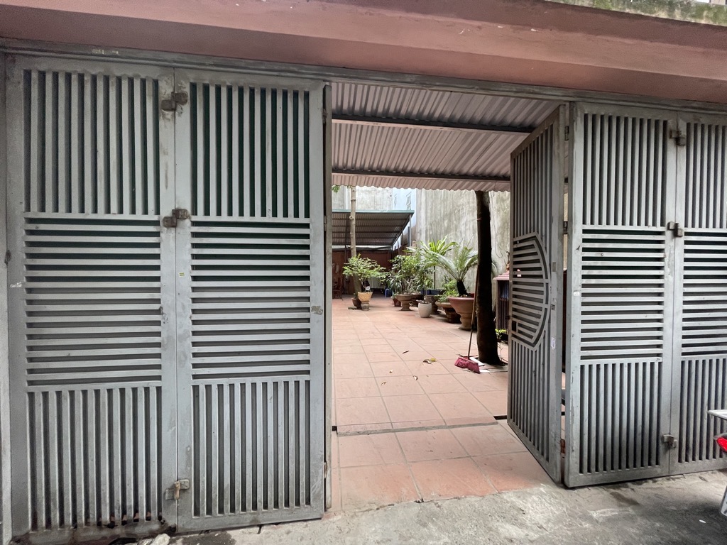 Bán nhà Láng Hạ - diện tích 217m2 2 tầng - Ô TÔ VÀO NHÀ - giá 32 tỷ