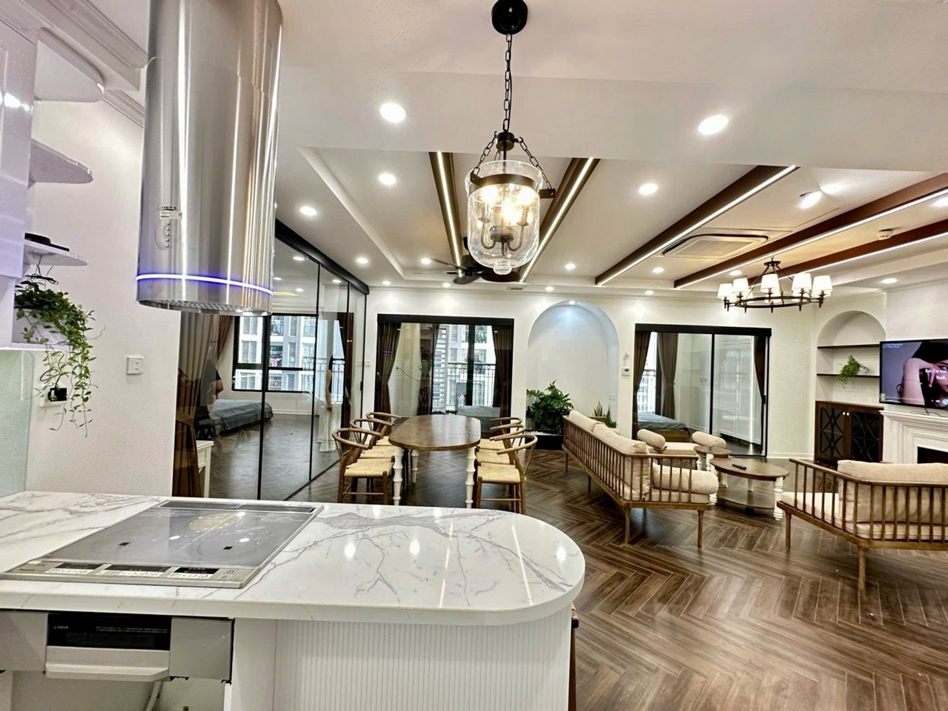 Bán nhà Minh Khai - diện tích 136m2 1 tầng - Siêu phẩm đập thông cực đẹp toà T8 Times City - giá 16,3 tỷ