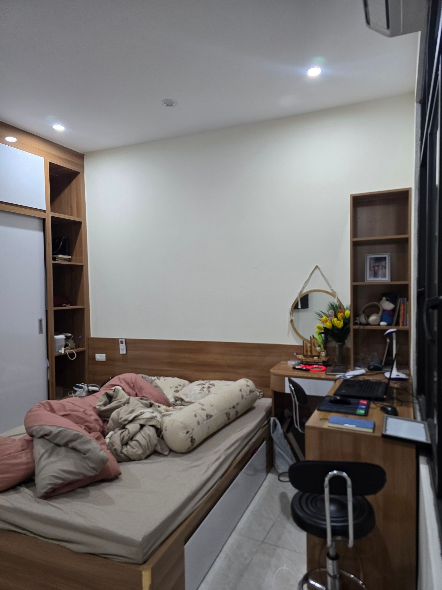 Bán nhà Định Công Thượng - diện tích 44m2 4 tầng - Nhà đẹp rất mới, Nội thất thiết kế theo phòng rất đẹp - giá 15,5 tỷ
