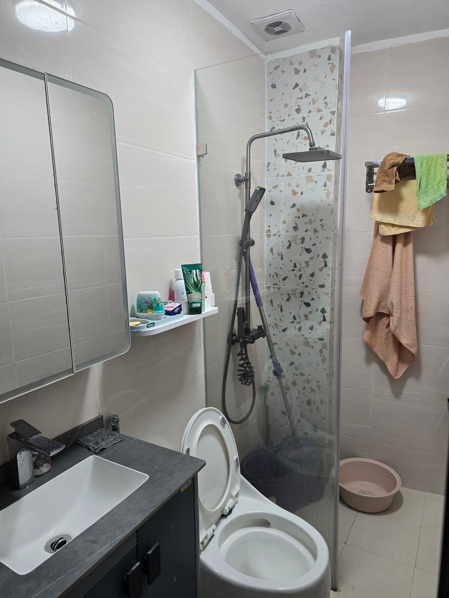 Bán nhà Định Công Thượng - diện tích 44m2 4 tầng - Nhà đẹp rất mới, Nội thất thiết kế theo phòng rất đẹp - giá 15,5 tỷ