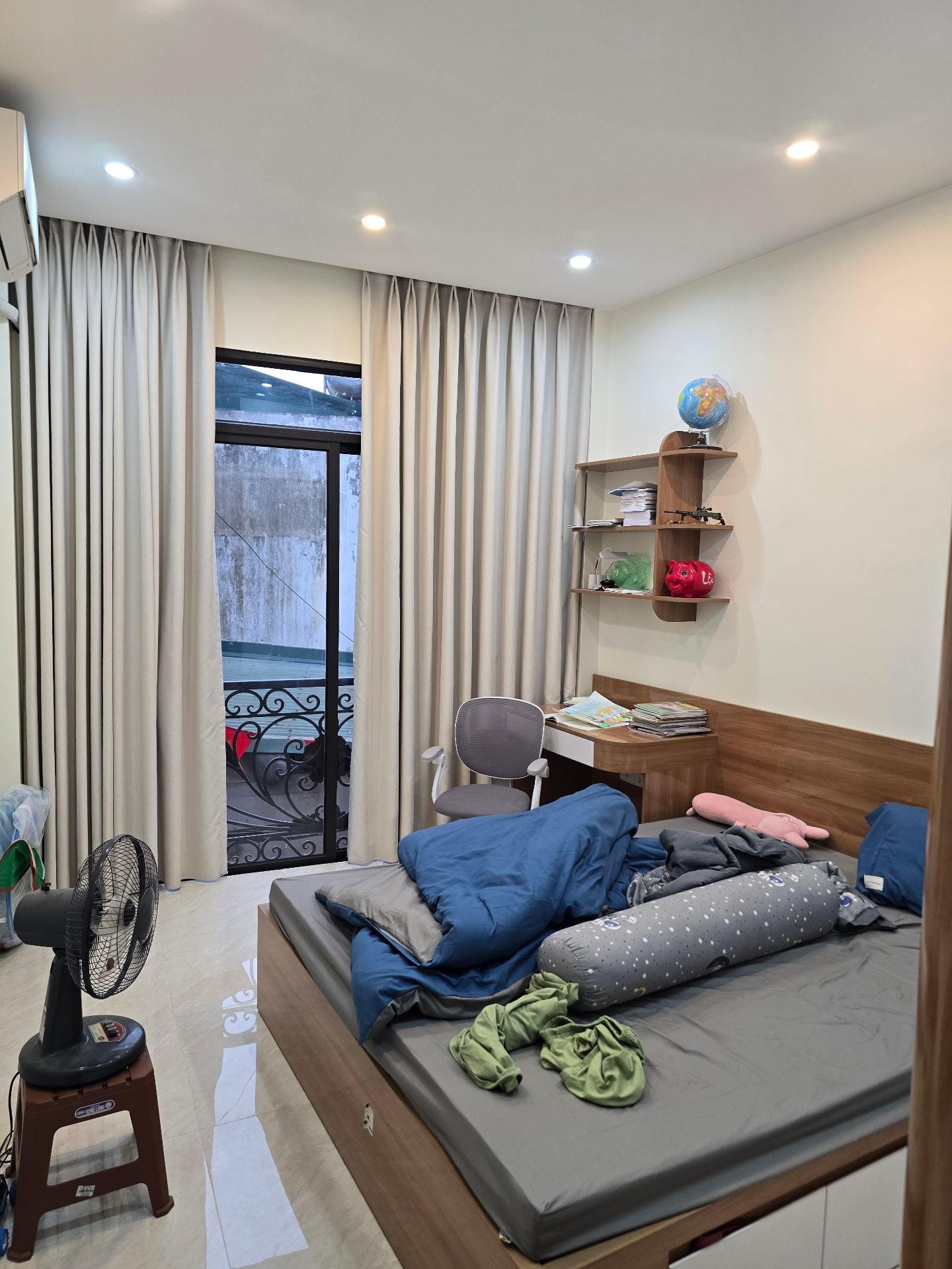 Bán nhà Định Công Thượng - diện tích 44m2 4 tầng - Nhà đẹp rất mới, Nội thất thiết kế theo phòng rất đẹp - giá 15,5 tỷ