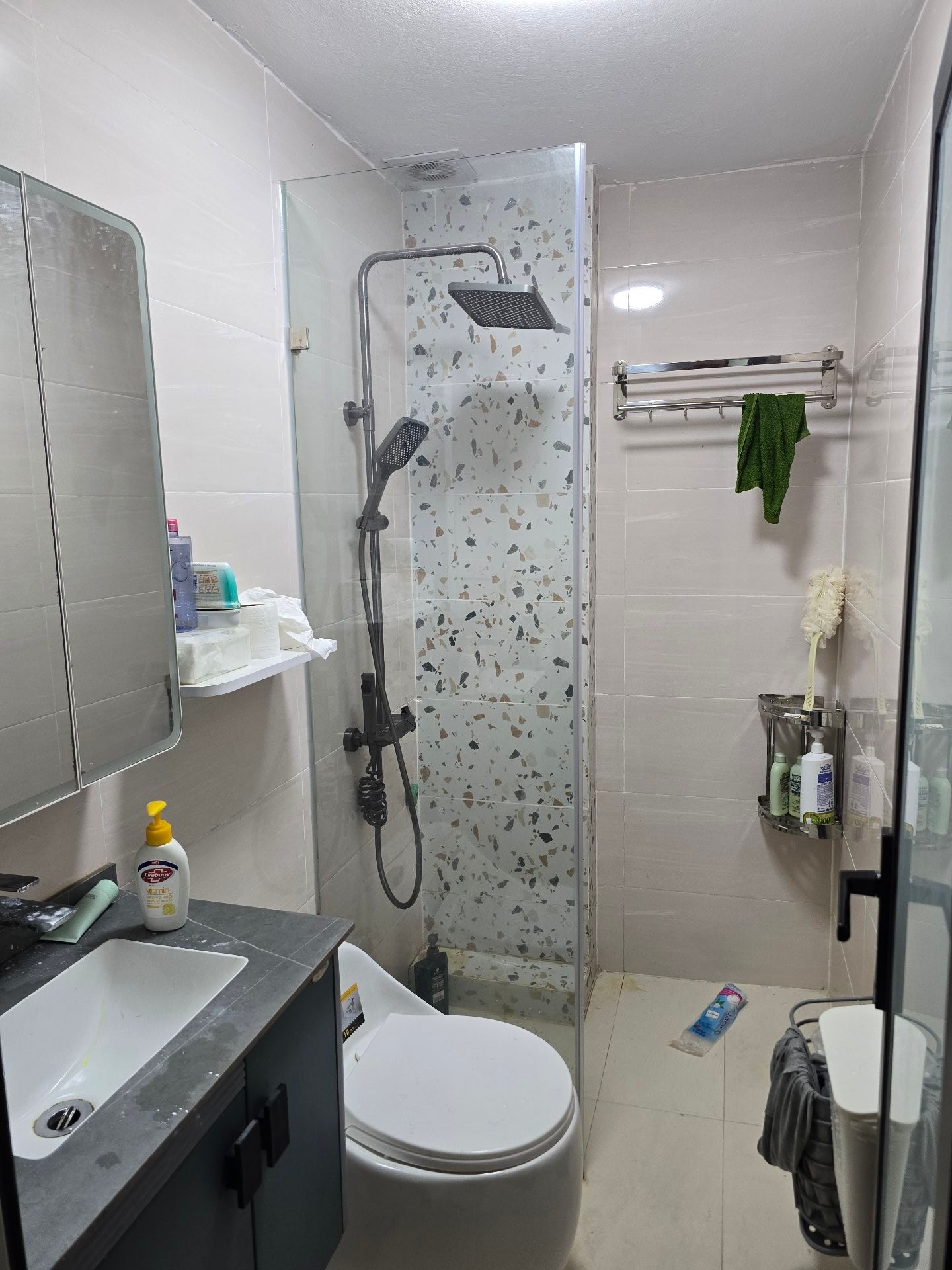 Bán nhà Định Công Thượng - diện tích 44m2 4 tầng - Nhà đẹp rất mới, Nội thất thiết kế theo phòng rất đẹp - giá 15,5 tỷ