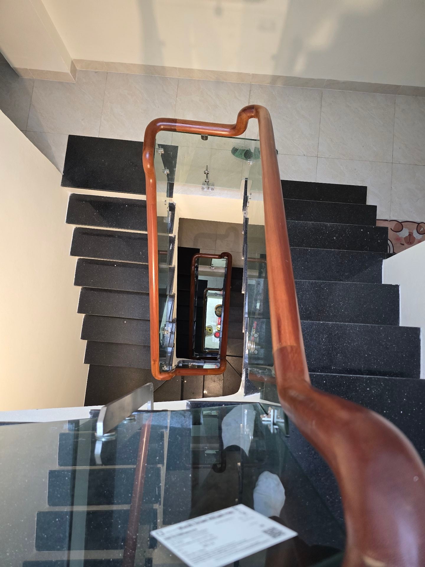 Bán nhà Định Công Thượng - diện tích 44m2 4 tầng - Nhà đẹp rất mới, Nội thất thiết kế theo phòng rất đẹp - giá 15,5 tỷ