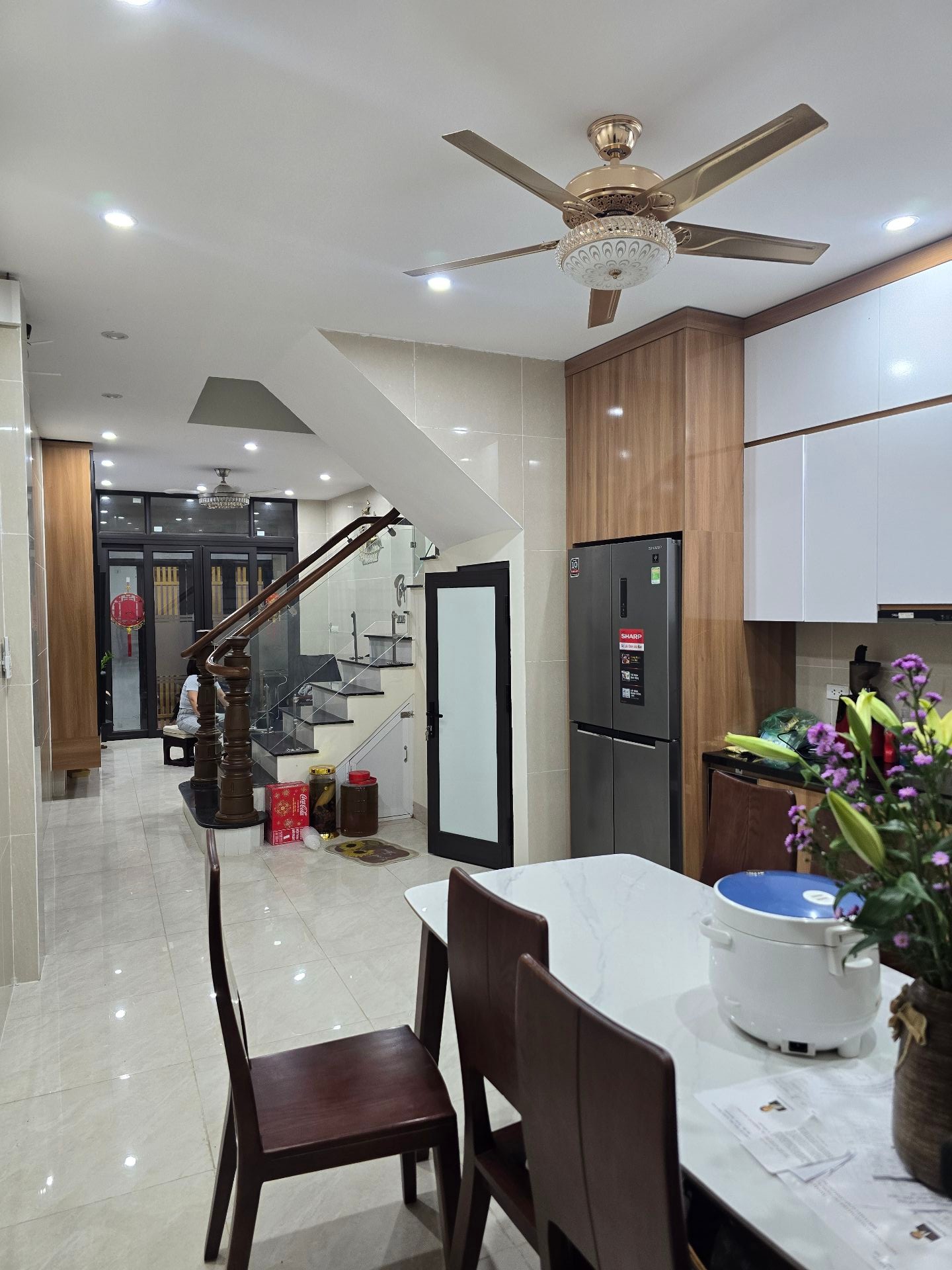 Bán nhà Định Công Thượng - diện tích 44m2 4 tầng - Nhà đẹp rất mới, Nội thất thiết kế theo phòng rất đẹp - giá 15,5 tỷ