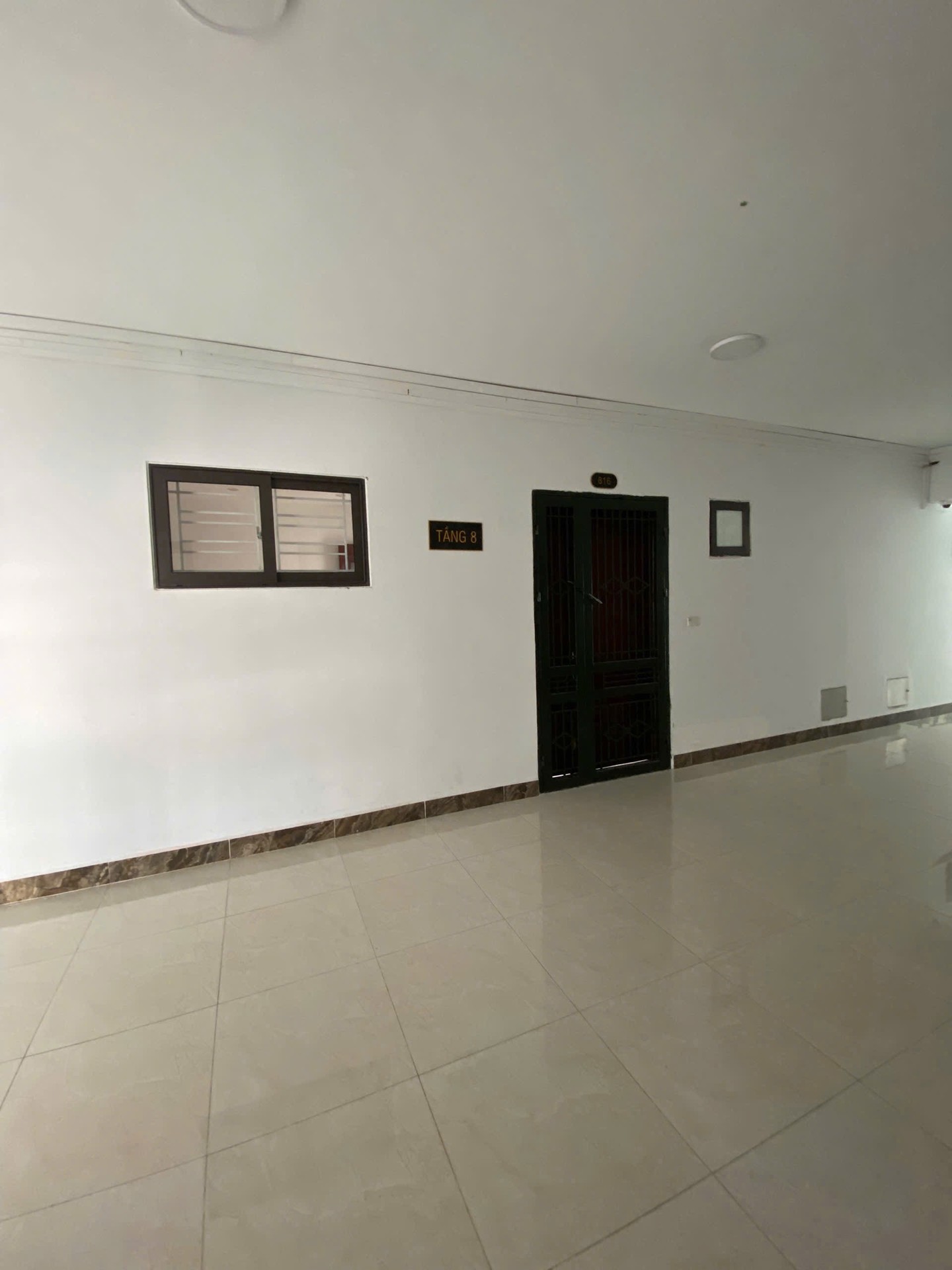 Bán nhà Hoàng Mai - diện tích 63m2 8 tầng - Chung cư thấp tầng - giá 4,75 tỷ