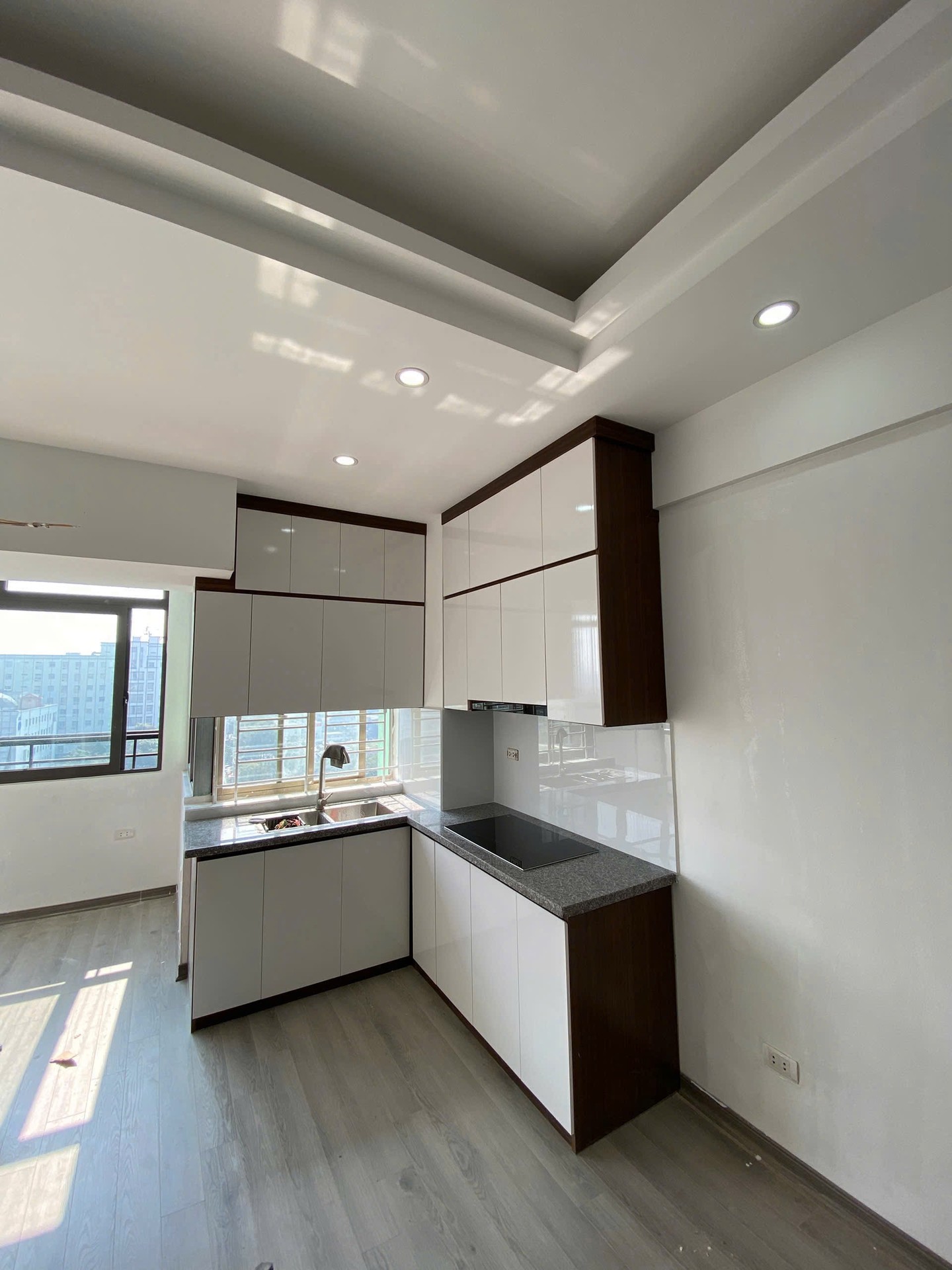 Bán nhà Hoàng Mai - diện tích 63m2 8 tầng - Chung cư thấp tầng - giá 4,75 tỷ
