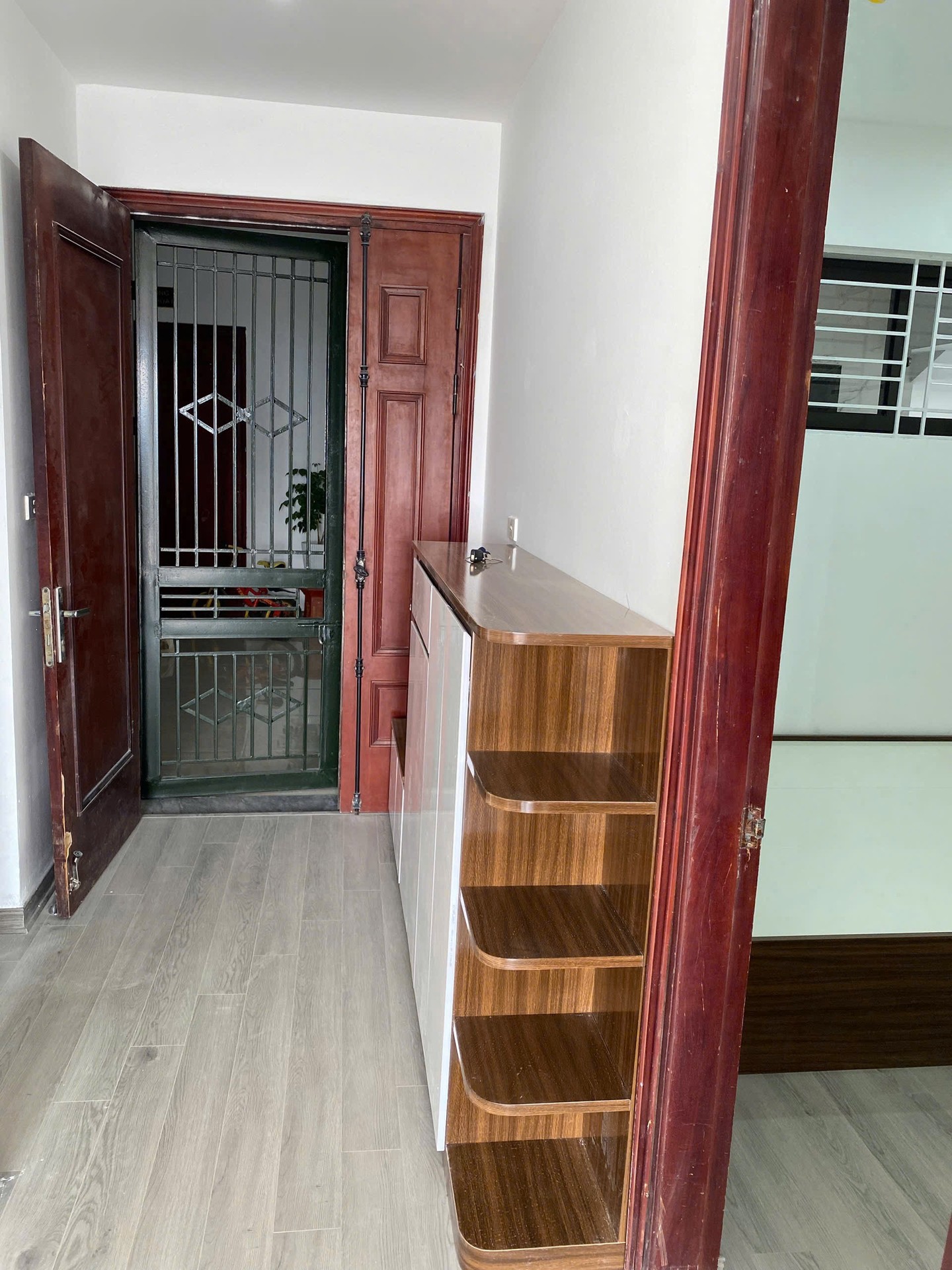 Bán nhà Hoàng Mai - diện tích 63m2 8 tầng - Chung cư thấp tầng - giá 4,75 tỷ
