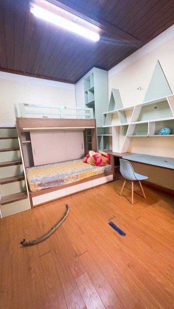 Bán nhà Tô Vĩnh Diện - diện tích 95.6m2 3 tầng - Lô góc 2 mặt thoáng - giá 40,5 tỷ