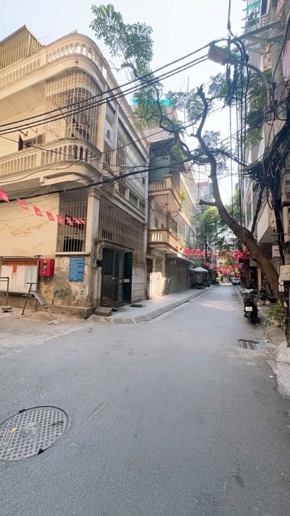 Bán nhà Tô Vĩnh Diện - diện tích 95.6m2 3 tầng - Lô góc 2 mặt thoáng - giá 40,5 tỷ