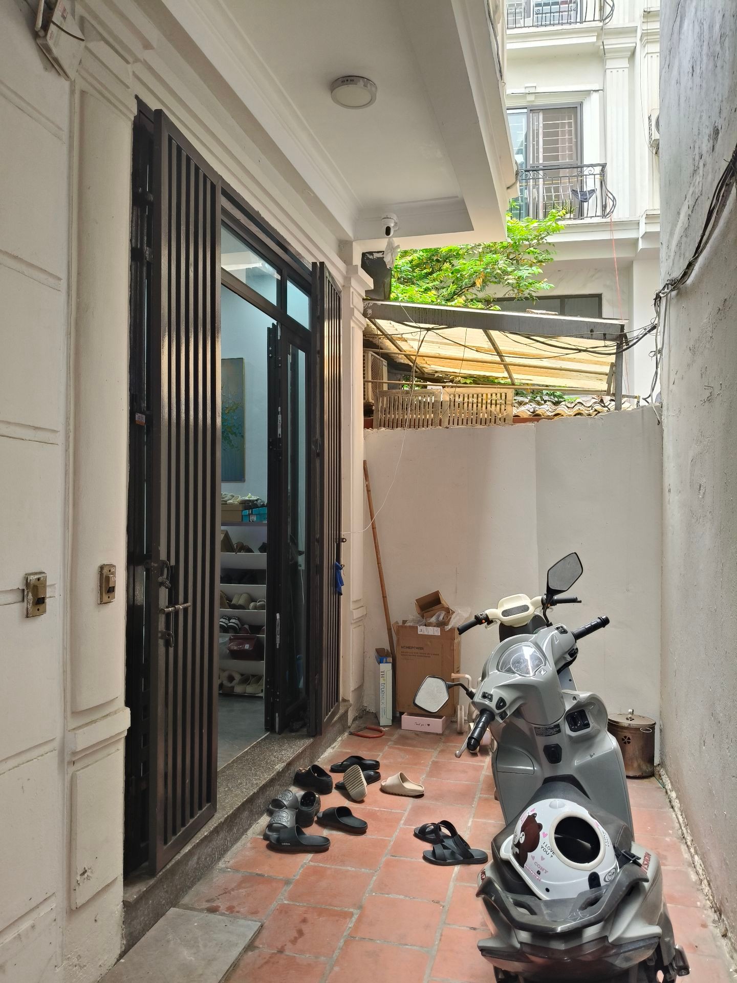 Bán nhà Giải Phóng - diện tích 30m2 5 tầng - Ô tô đỗ cổng - giá 8,2 tỷ