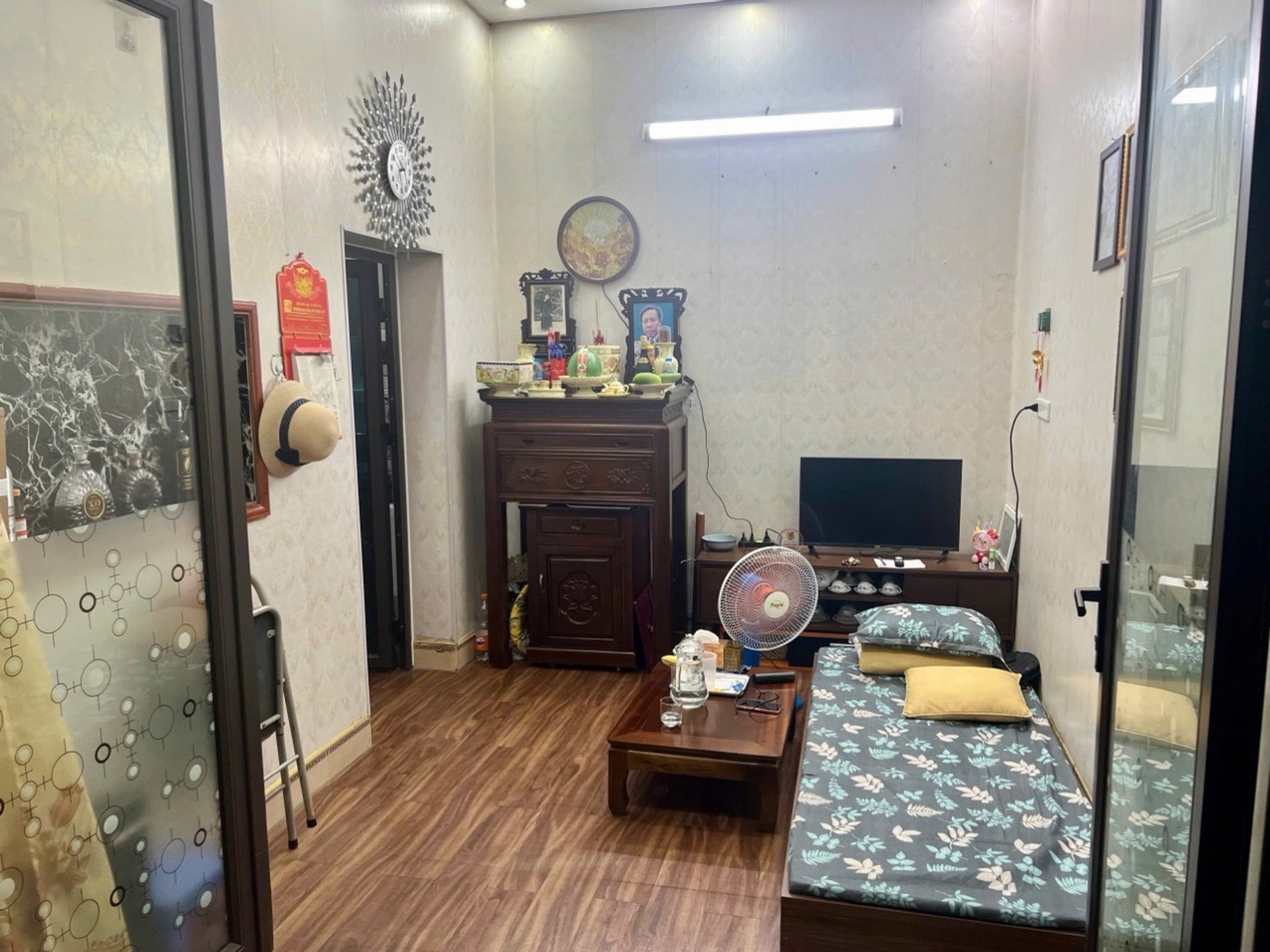 Bán nhà Thanh Xuân - diện tích 23m2 2 tầng - Ô TÔ ĐỖ CỔNG - giá 2,3 tỷ