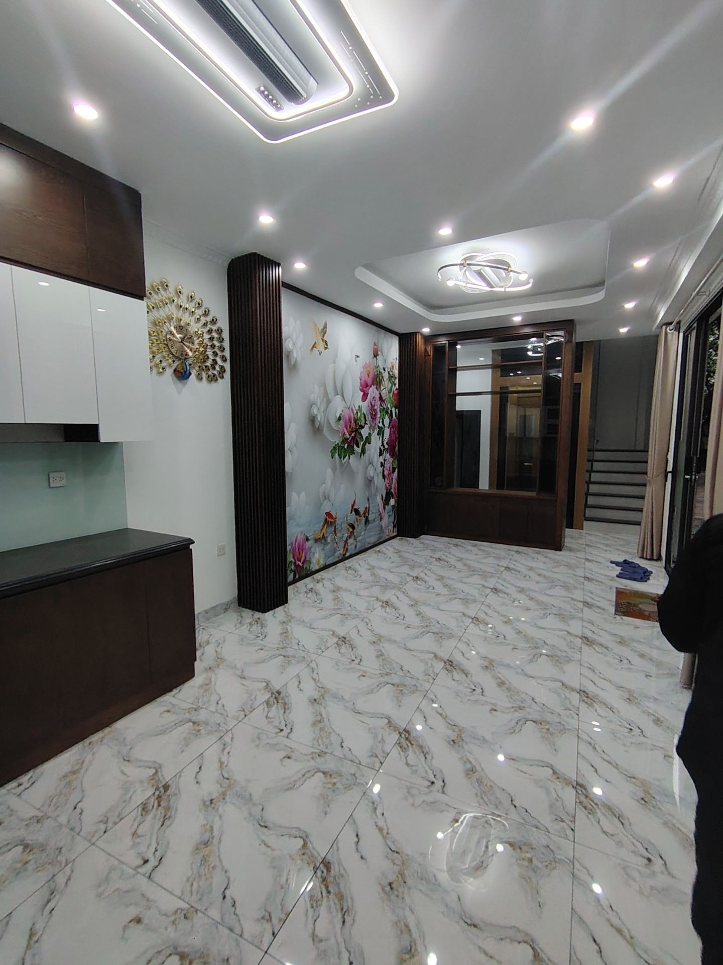 Bán nhà Thanh Lân - diện tích 43m2 5 tầng - thang máy, ô tô gửi cạnh nhà - giá 10,9 tỷ