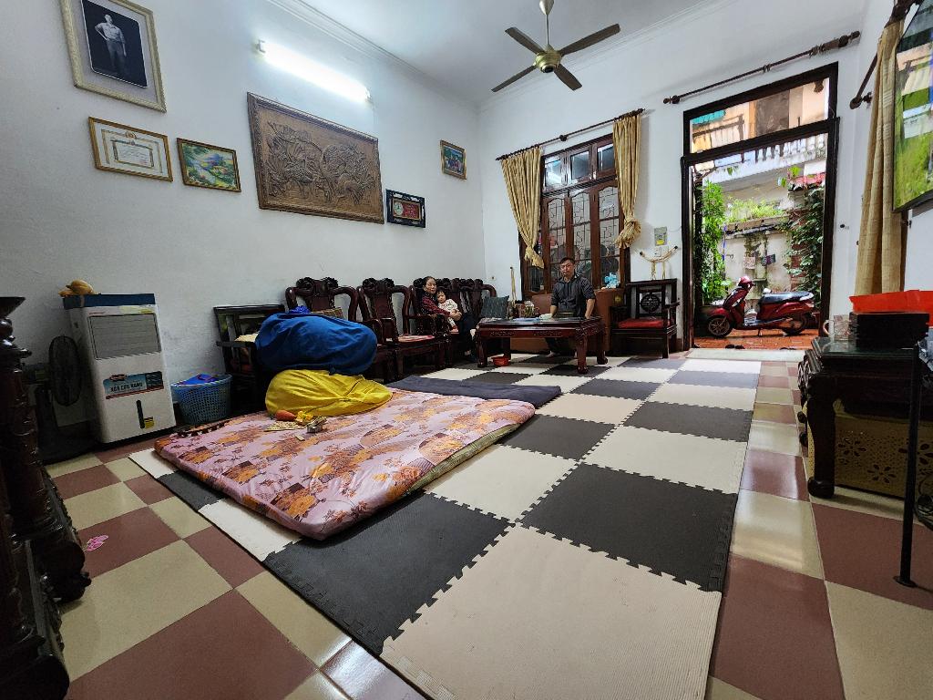 Bán nhà Hồng Hà - diện tích 170m2 3 tầng - Mặt ngõ thông - giá 35 tỷ