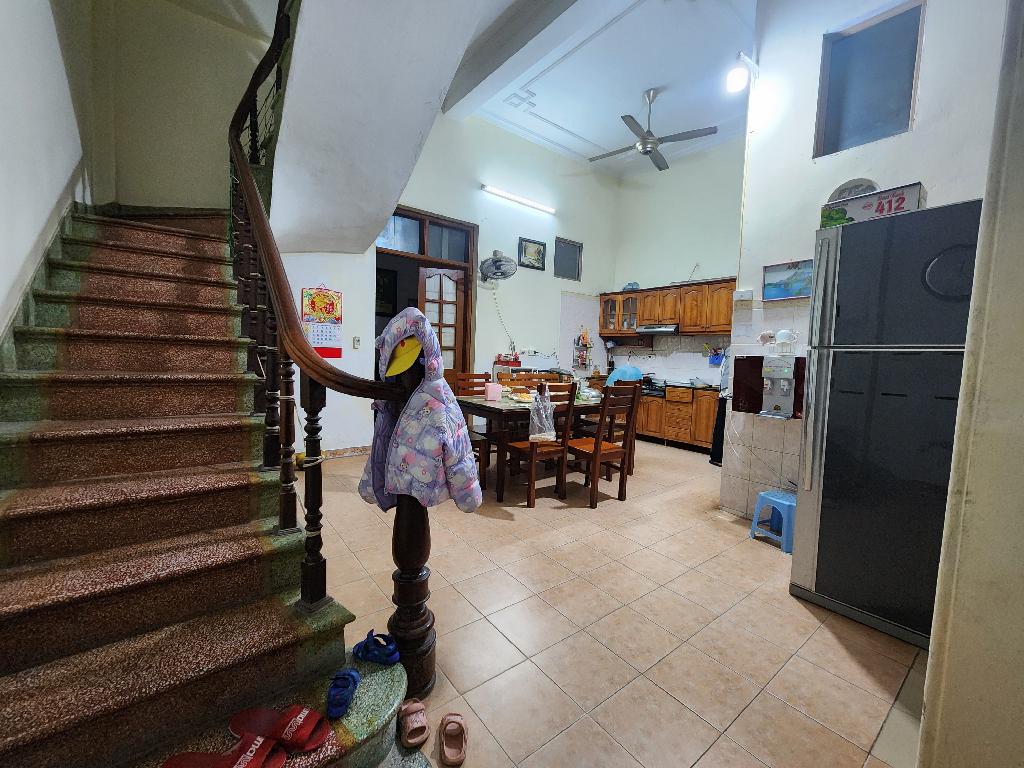 Bán nhà Hồng Hà - diện tích 170m2 3 tầng - Mặt ngõ thông - giá 35 tỷ