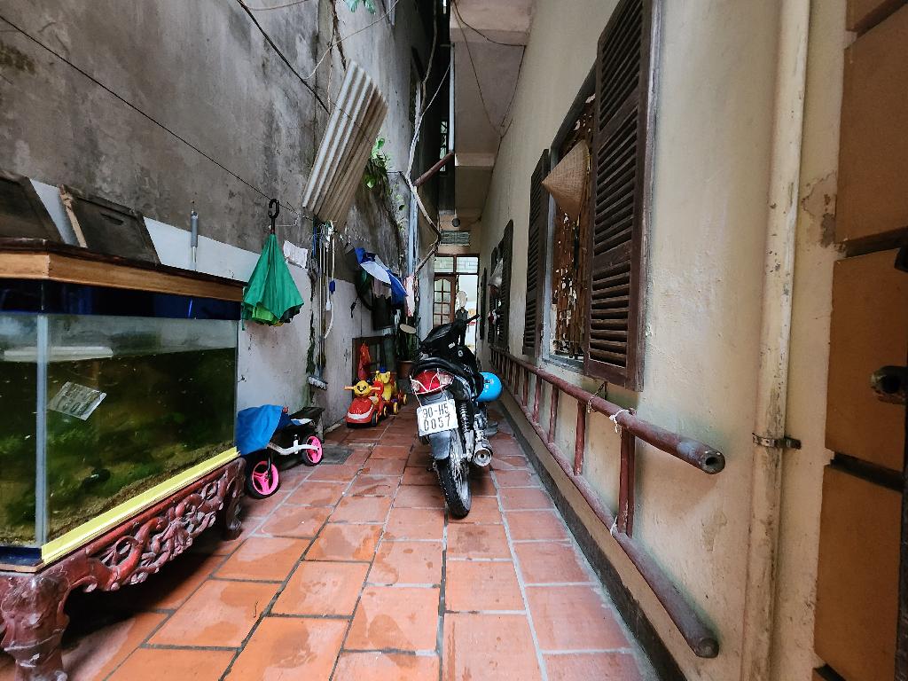 Bán nhà Hồng Hà - diện tích 170m2 3 tầng - Mặt ngõ thông - giá 35 tỷ