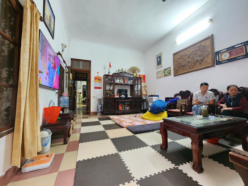 Bán nhà Hồng Hà - diện tích 170m2 3 tầng - Mặt ngõ thông - giá 35 tỷ