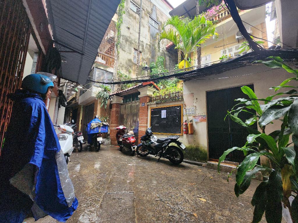 Bán nhà Hồng Hà - diện tích 170m2 3 tầng - Mặt ngõ thông - giá 35 tỷ