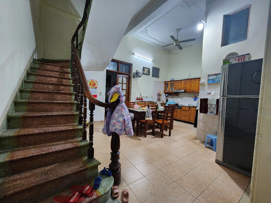 Bán nhà Hồng Hà - diện tích 170m2 3 tầng - Mặt ngõ thông - giá 35 tỷ