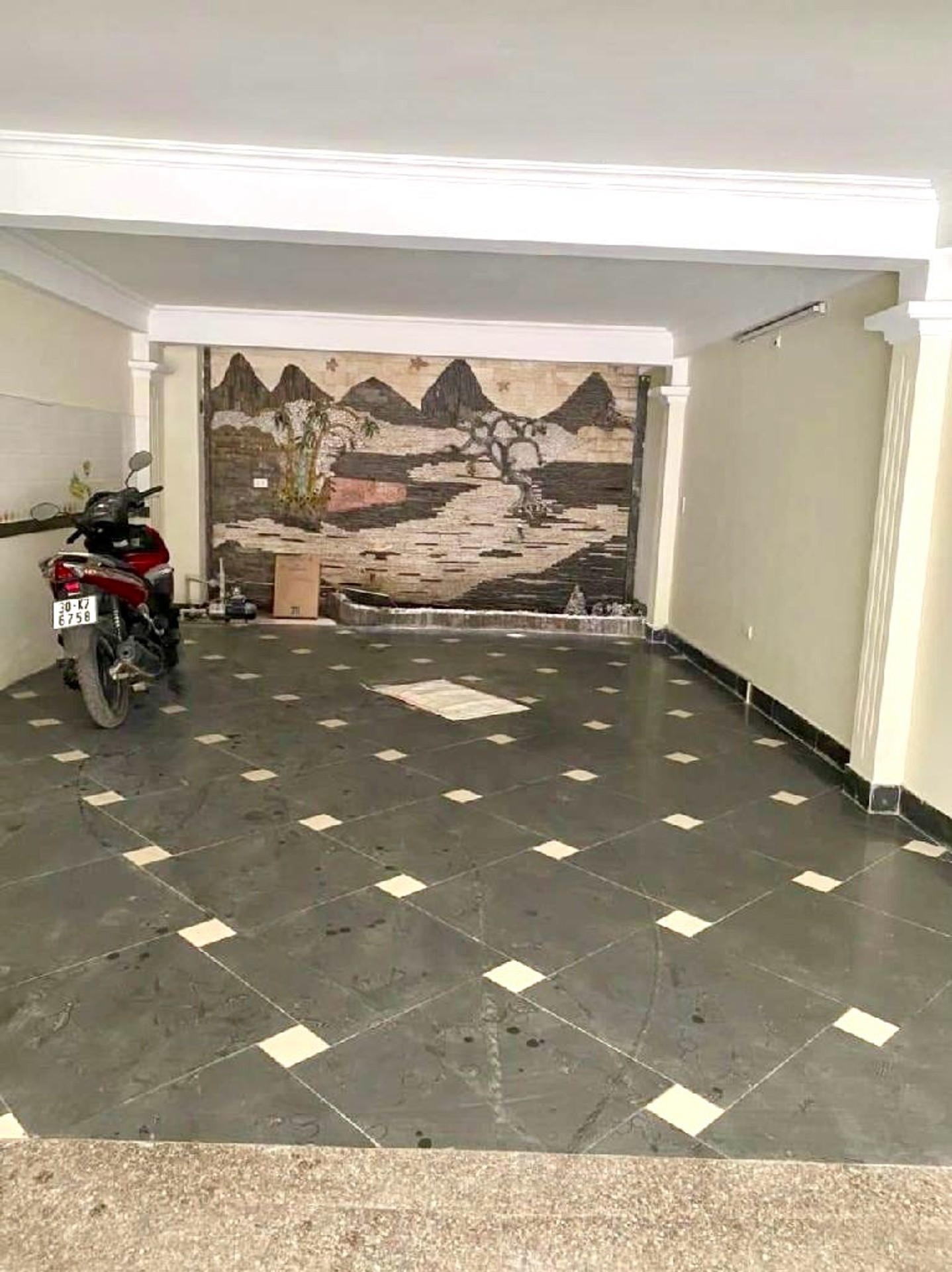 Bán nhà Giải Phóng - diện tích 63m2 6 tầng - Mặt ngõ to như phố - giá 30 tỷ