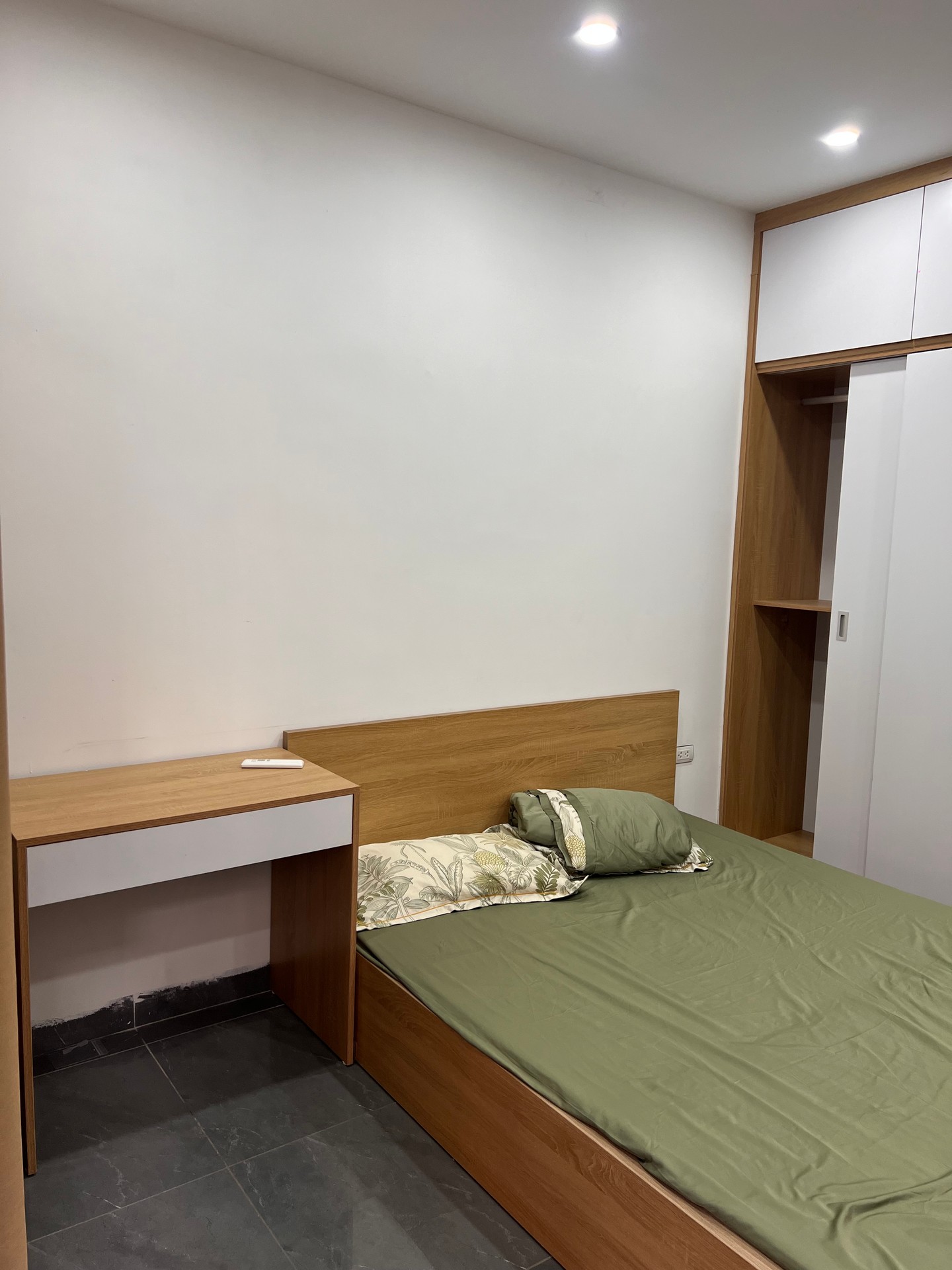 Bán nhà Giải Phóng - diện tích 46m2 6 tầng - Ô tô đỗ cửa - giá 15,3 tỷ