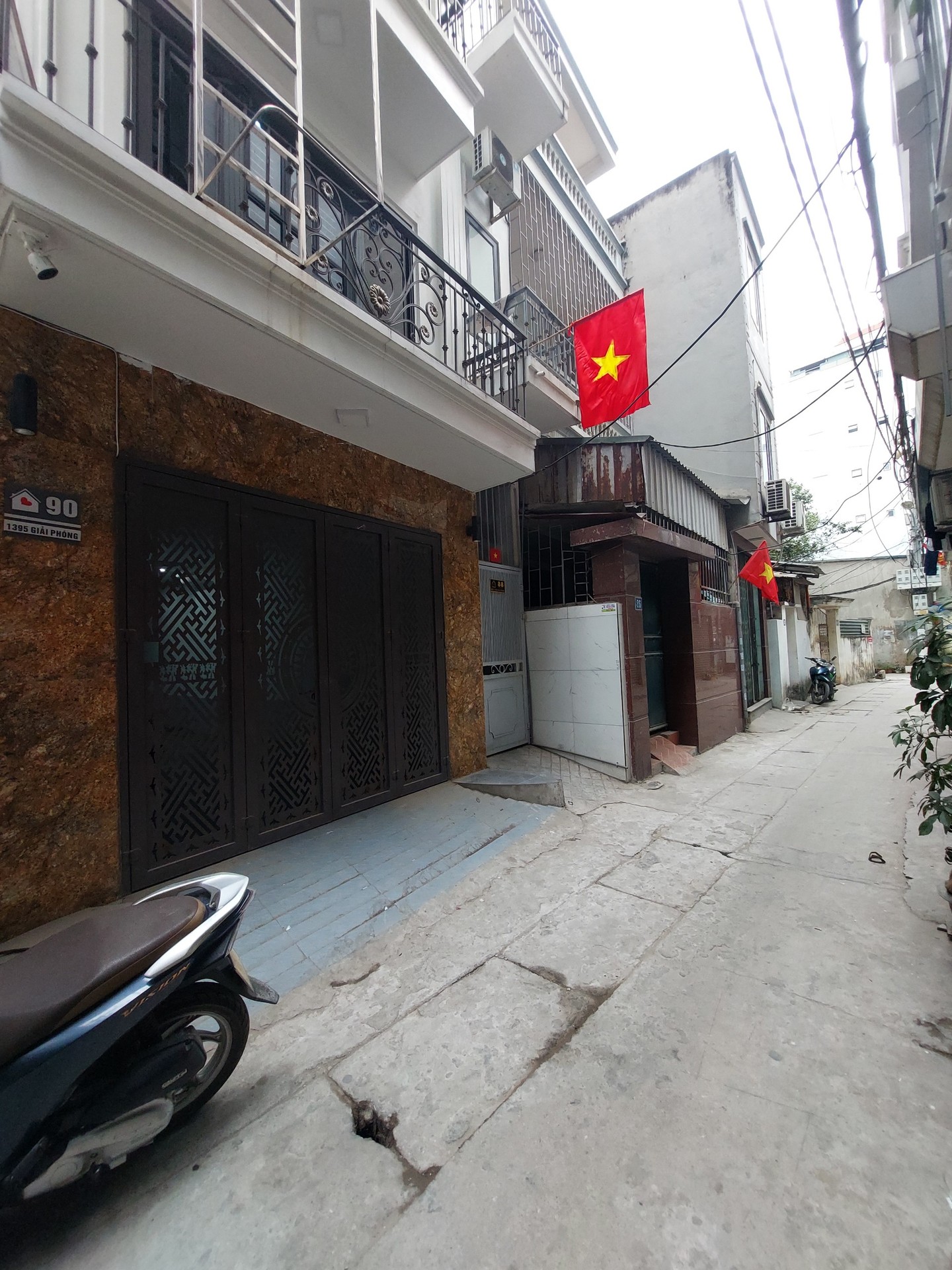 Bán nhà Giải Phóng - diện tích 46m2 6 tầng - Ô tô đỗ cửa - giá 15,3 tỷ