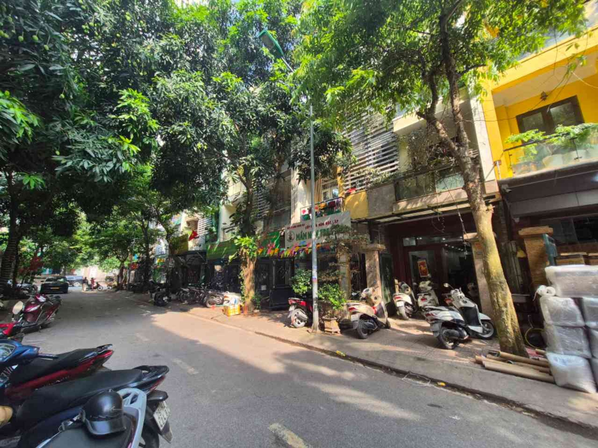 Bán nhà Tam Trinh - diện tích 66m2 5 tầng - thang máy xịn xò - giá 21 tỷ