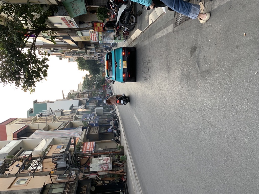 Bán nhà Nguyễn Khuyến - diện tích 186m2 2 tầng - ô tô tránh - giá 61 tỷ