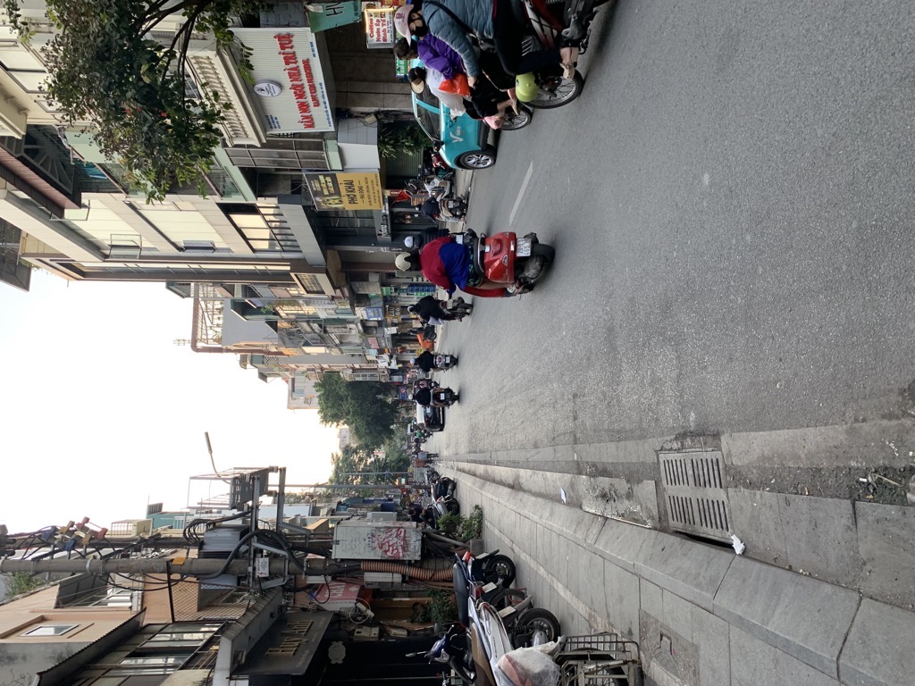 Bán nhà Nguyễn Khuyến - diện tích 186m2 2 tầng - ô tô tránh - giá 61 tỷ