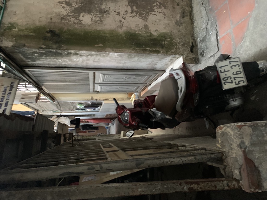 Bán nhà Nguyễn Khuyến - diện tích 186m2 2 tầng - ô tô tránh - giá 61 tỷ