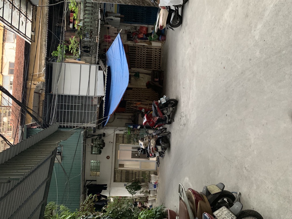 Bán nhà Nguyễn Khuyến - diện tích 186m2 2 tầng - ô tô tránh - giá 61 tỷ