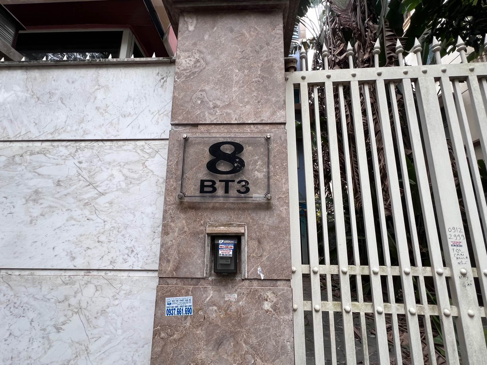 Bán nhà Bán Đảo Linh Đàm - diện tích 508m2 4 tầng - Chỉ có 1 mặt tiền - giá 200 tỷ