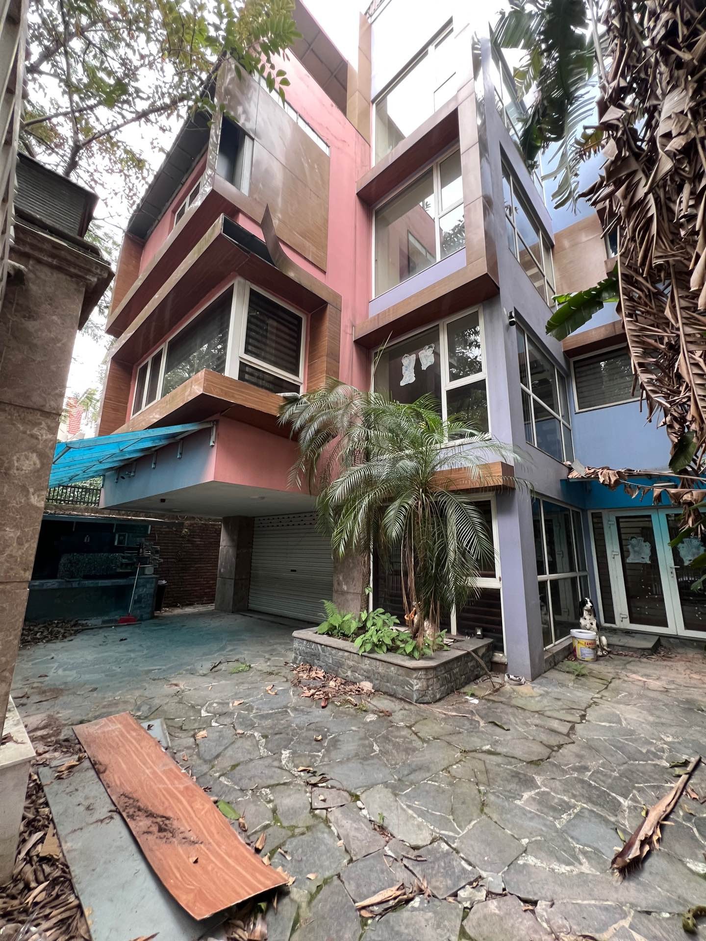 Bán nhà Bán Đảo Linh Đàm - diện tích 508m2 4 tầng - Chỉ có 1 mặt tiền - giá 200 tỷ