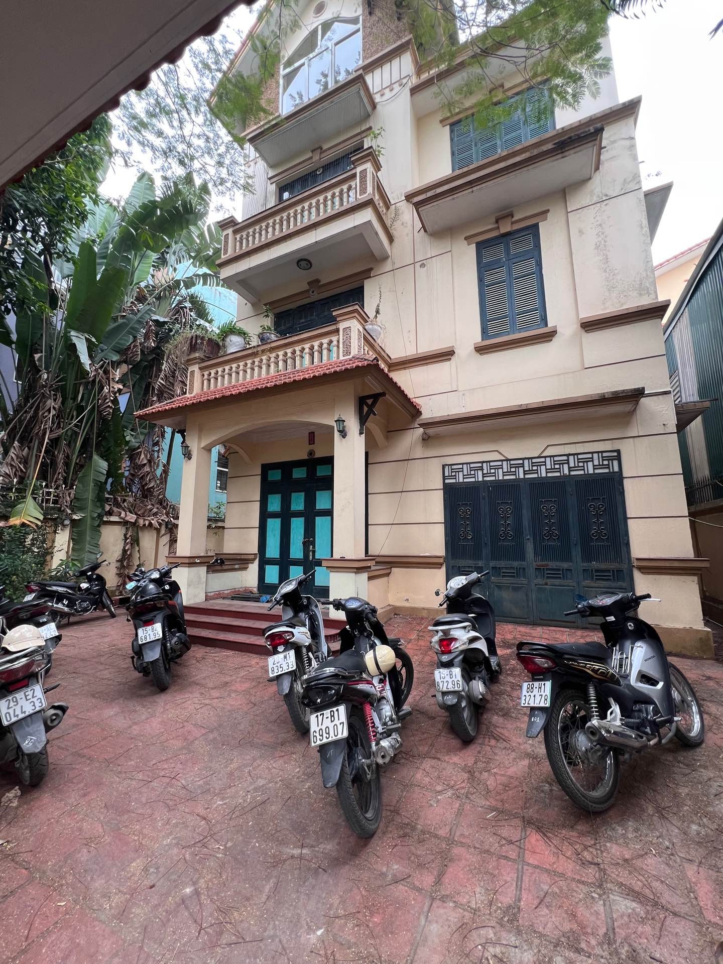 Bán nhà Bán Đảo Linh Đàm - diện tích 508m2 4 tầng - Chỉ có 1 mặt tiền - giá 200 tỷ