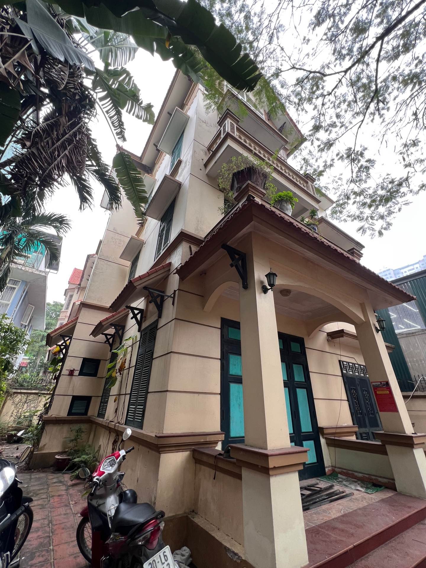 Bán nhà Bán Đảo Linh Đàm - diện tích 508m2 4 tầng - Chỉ có 1 mặt tiền - giá 200 tỷ