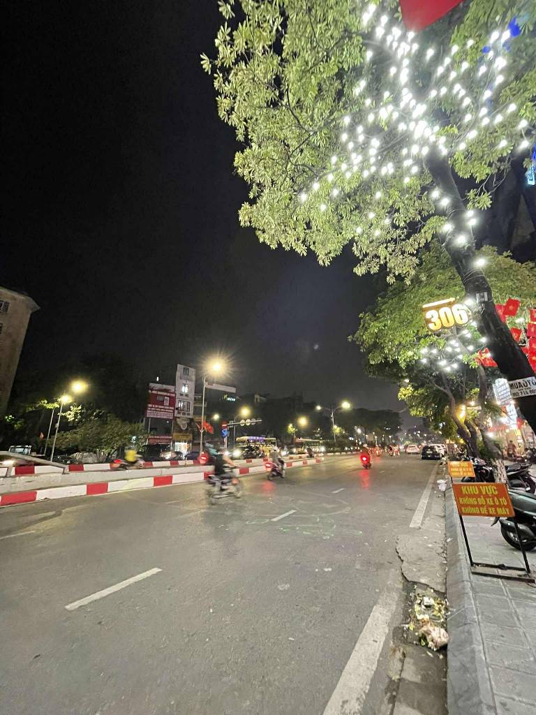 Bán nhà Trần Khát Chân - diện tích 129m2 5 tầng - Mặt tiền khủng - giá 120 tỷ