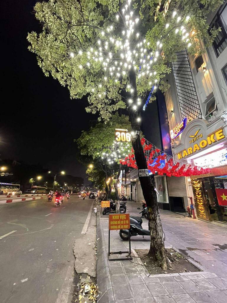 Bán nhà Trần Khát Chân - diện tích 129m2 5 tầng - Mặt tiền khủng - giá 120 tỷ