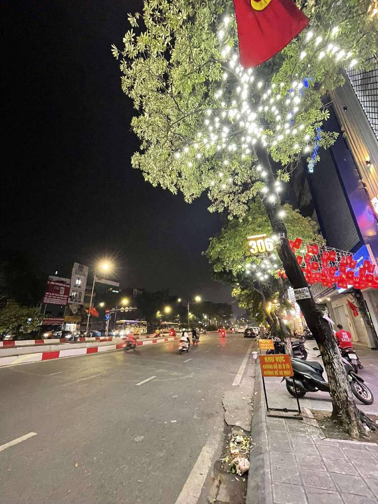 Bán nhà Trần Khát Chân - diện tích 129m2 5 tầng - Mặt tiền khủng - giá 120 tỷ