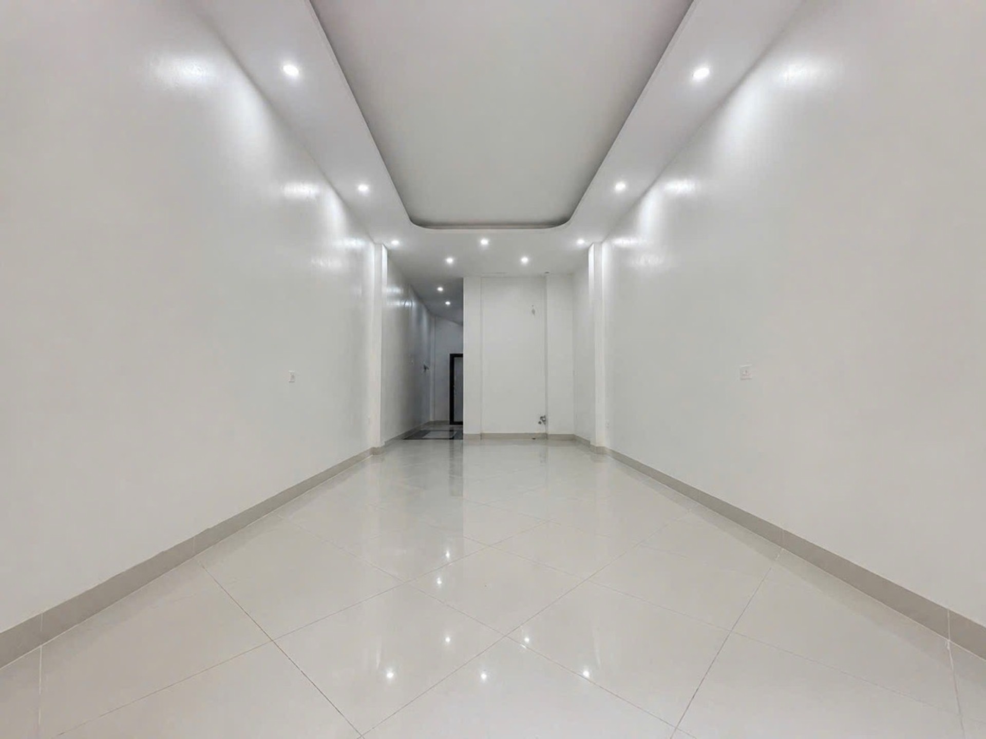Bán nhà Hai Bà Trưng - diện tích 36m2 5 tầng - Nhà mới đẹp, thang máy - giá 12,8 tỷ