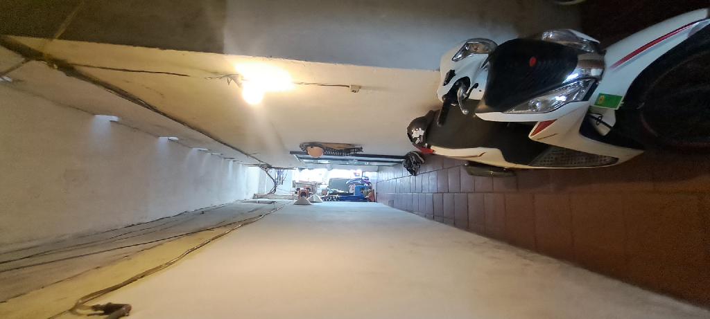 Bán nhà Vạn Kiếp - diện tích 126m2 3 tầng - nhà gồm một cửa hàng đang cho thuê - giá 30 tỷ