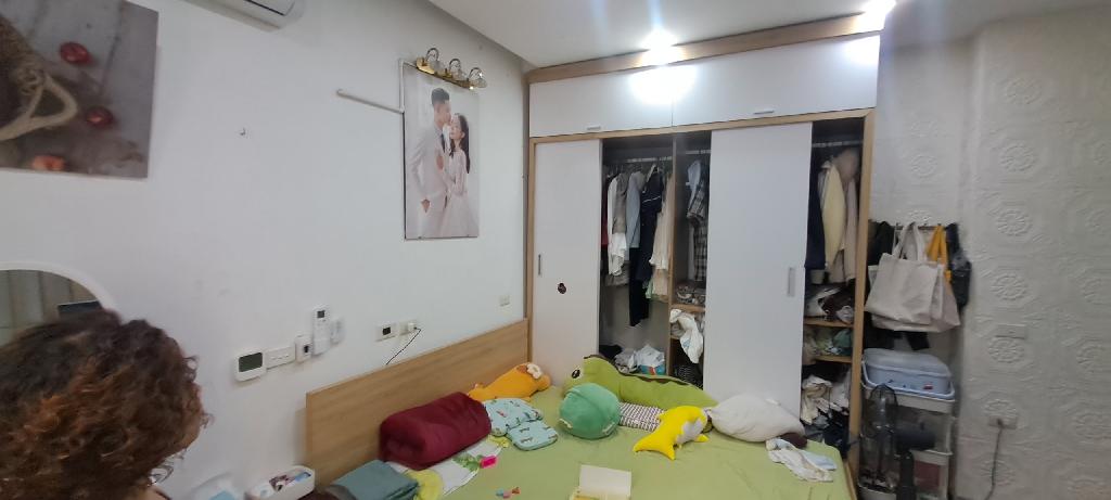 Bán nhà Vạn Kiếp - diện tích 126m2 3 tầng - nhà gồm một cửa hàng đang cho thuê - giá 30 tỷ