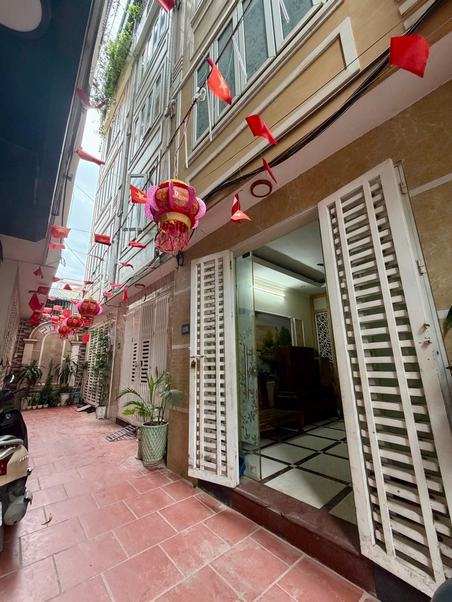 Bán nhà Lĩnh Nam - diện tích 46m2 5 tầng - Nhà đẹp, gần chợ đêm - giá 7 tỷ
