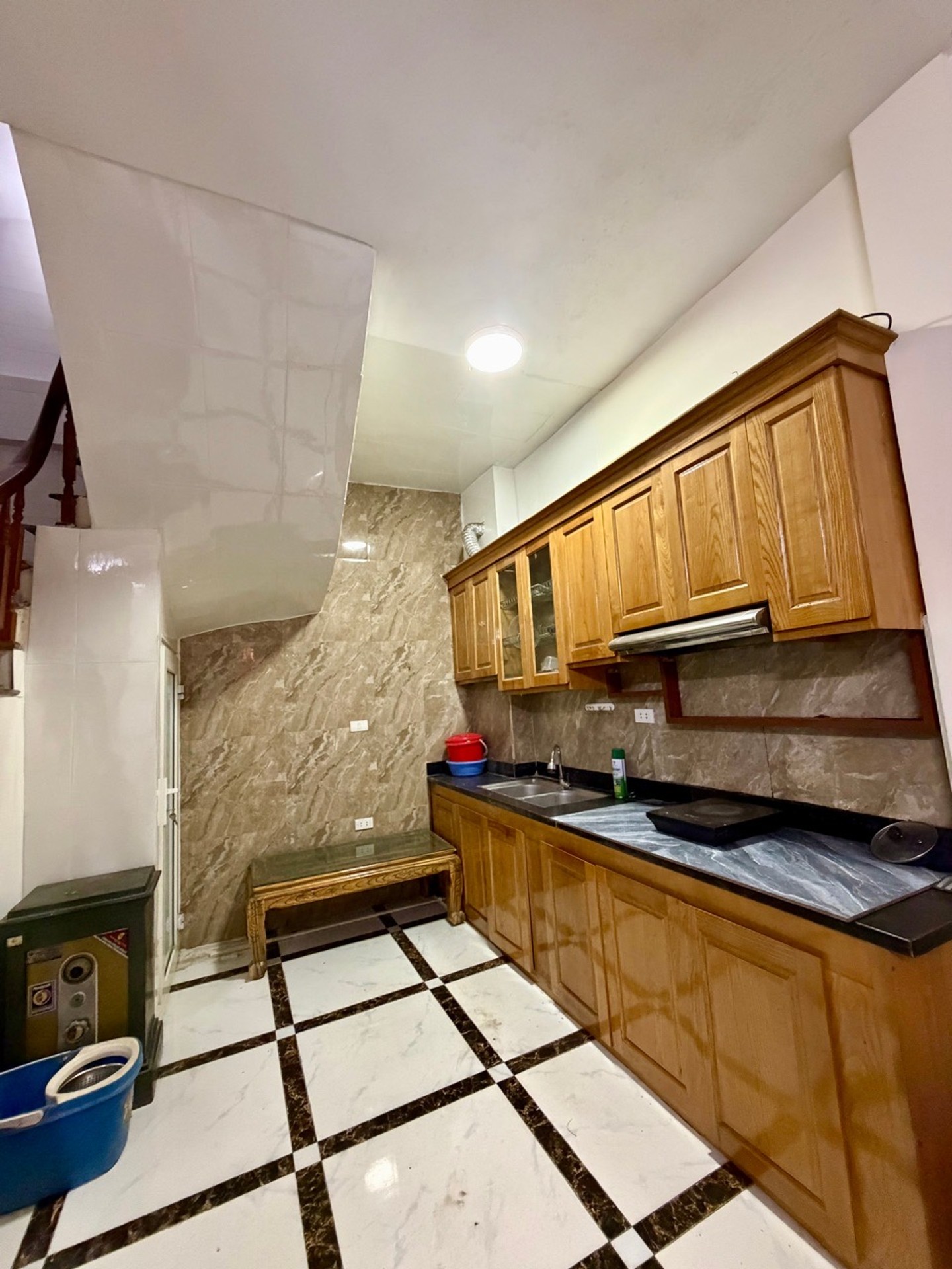 Bán nhà Lĩnh Nam - diện tích 46m2 5 tầng - Nhà đẹp, gần chợ đêm - giá 7 tỷ