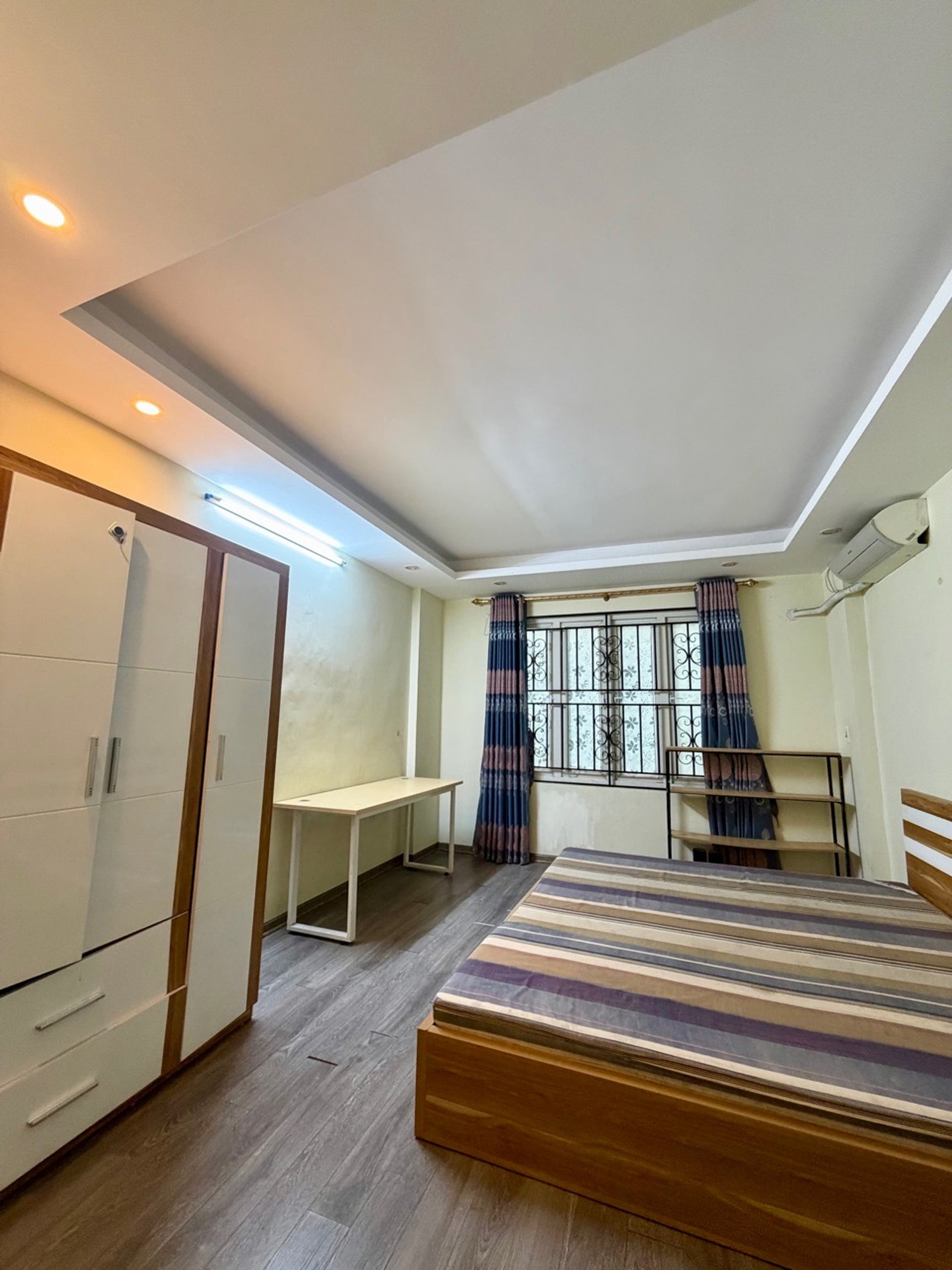 Bán nhà Lĩnh Nam - diện tích 46m2 5 tầng - Nhà đẹp, gần chợ đêm - giá 7 tỷ